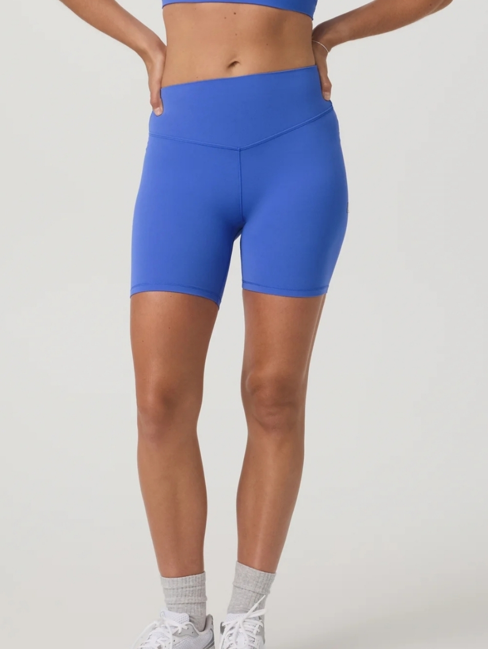Vuori AllTheForm High-Rise Performance Bike Shorts Bright Iris NWT Athletic HTF - Picture 2 of 14